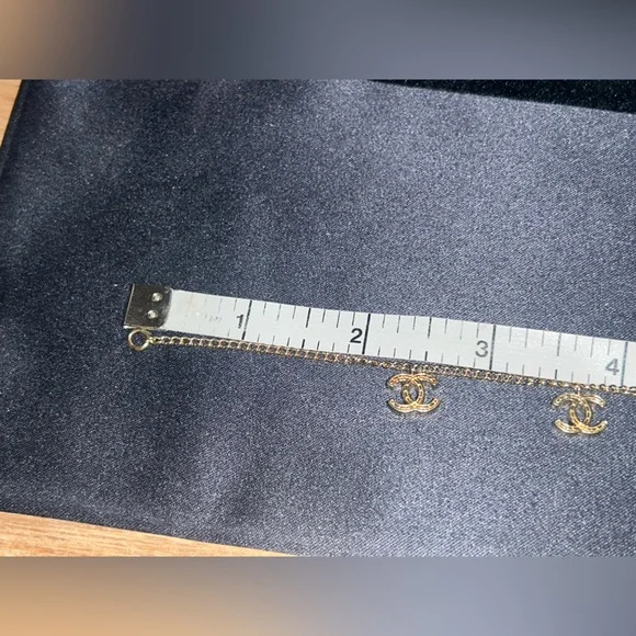 /traded/Chanel Matelasse CC Charm Bracelet in Gold Tone - Picture 13 of 16